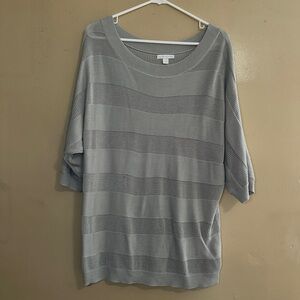 New York & Company Light Gray Knit Work Top Bell Sleeve Mesh Pattern Sz L